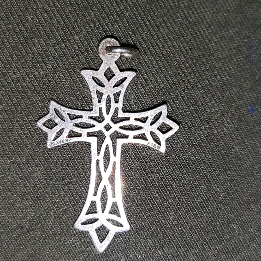 Retired James Avery lattice cross